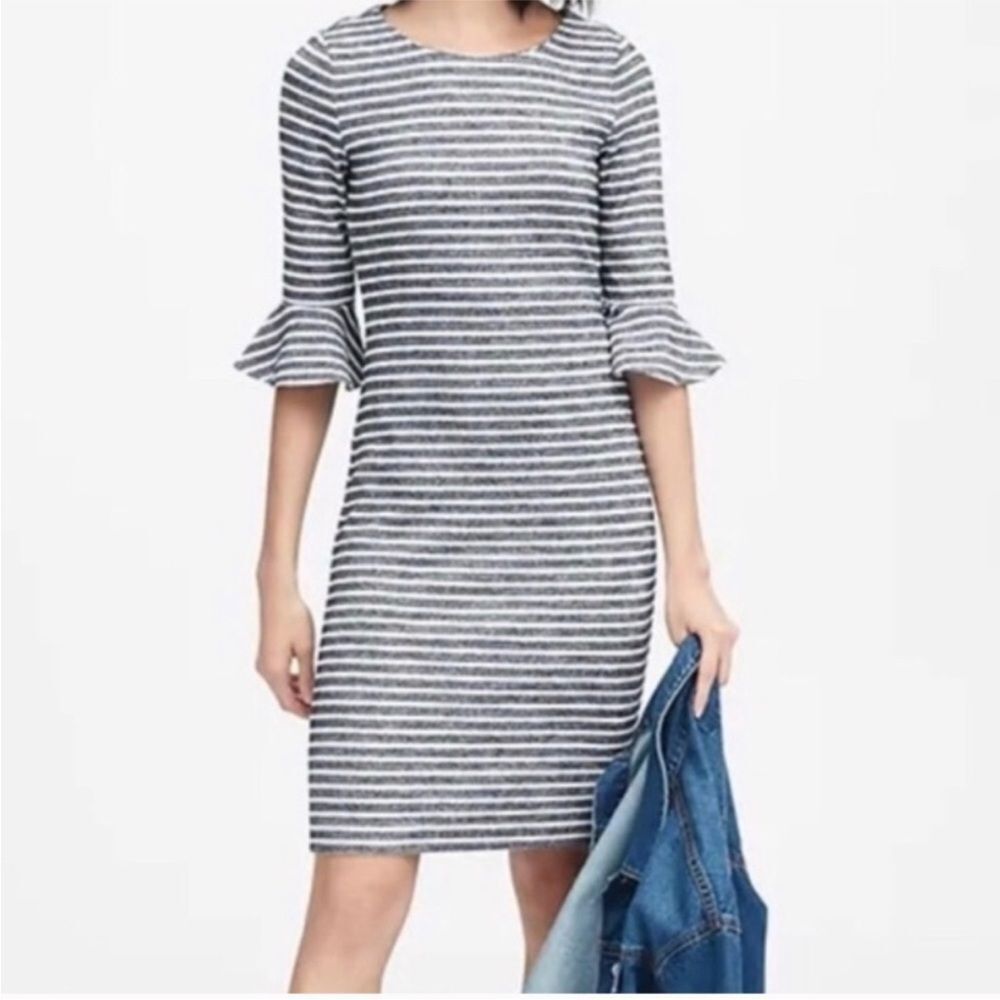 Banana Republic Knit Sheath Dress striped Size 8